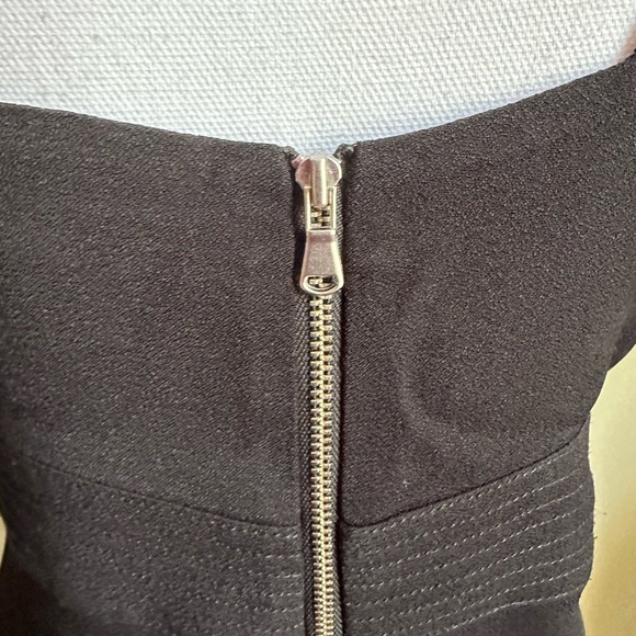 Trouvé Black V-neck Plunging Neckline Back Zipper Top Size M - Picture 6 of 17